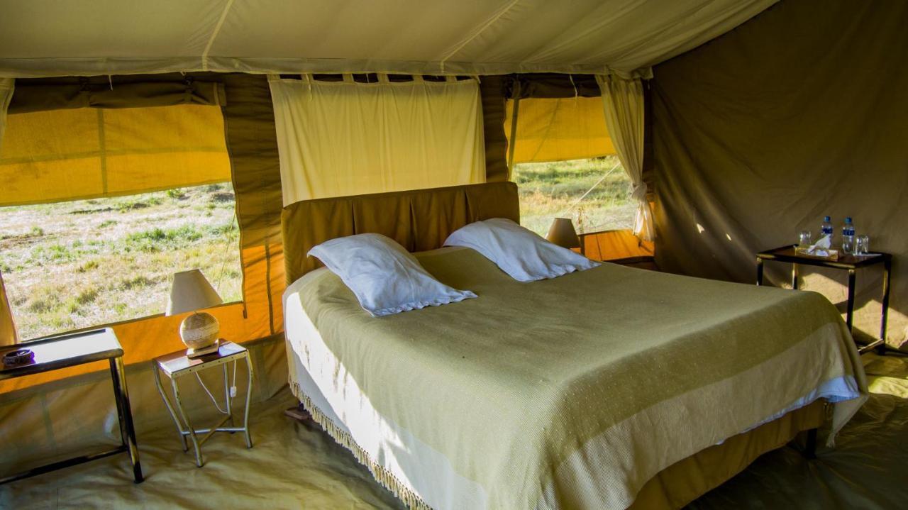 ホテル Serengeti Savannah Camps Soronera エクステリア 写真