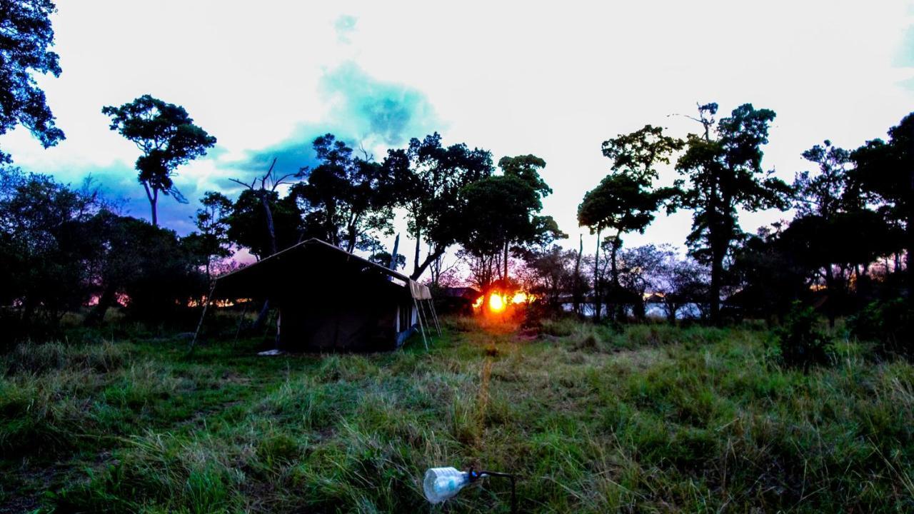 ホテル Serengeti Savannah Camps Soronera エクステリア 写真