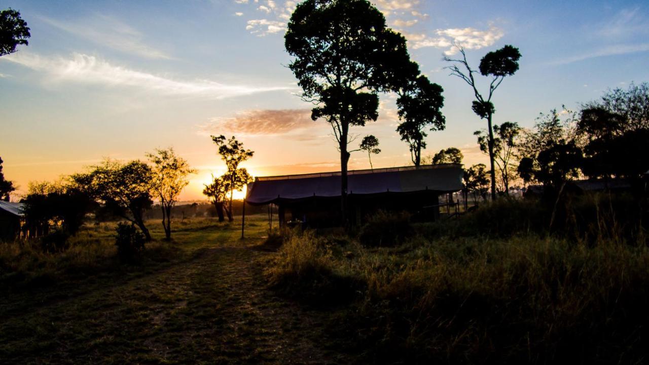 ホテル Serengeti Savannah Camps Soronera エクステリア 写真