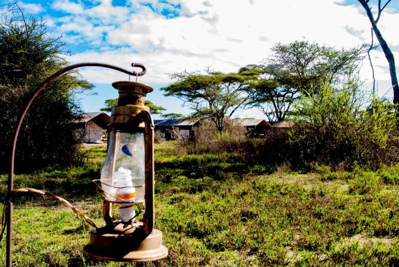 ホテル Serengeti Savannah Camps Soronera エクステリア 写真